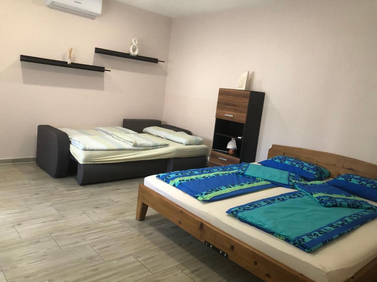 Eddy Apartman Eger Exteriör bild
