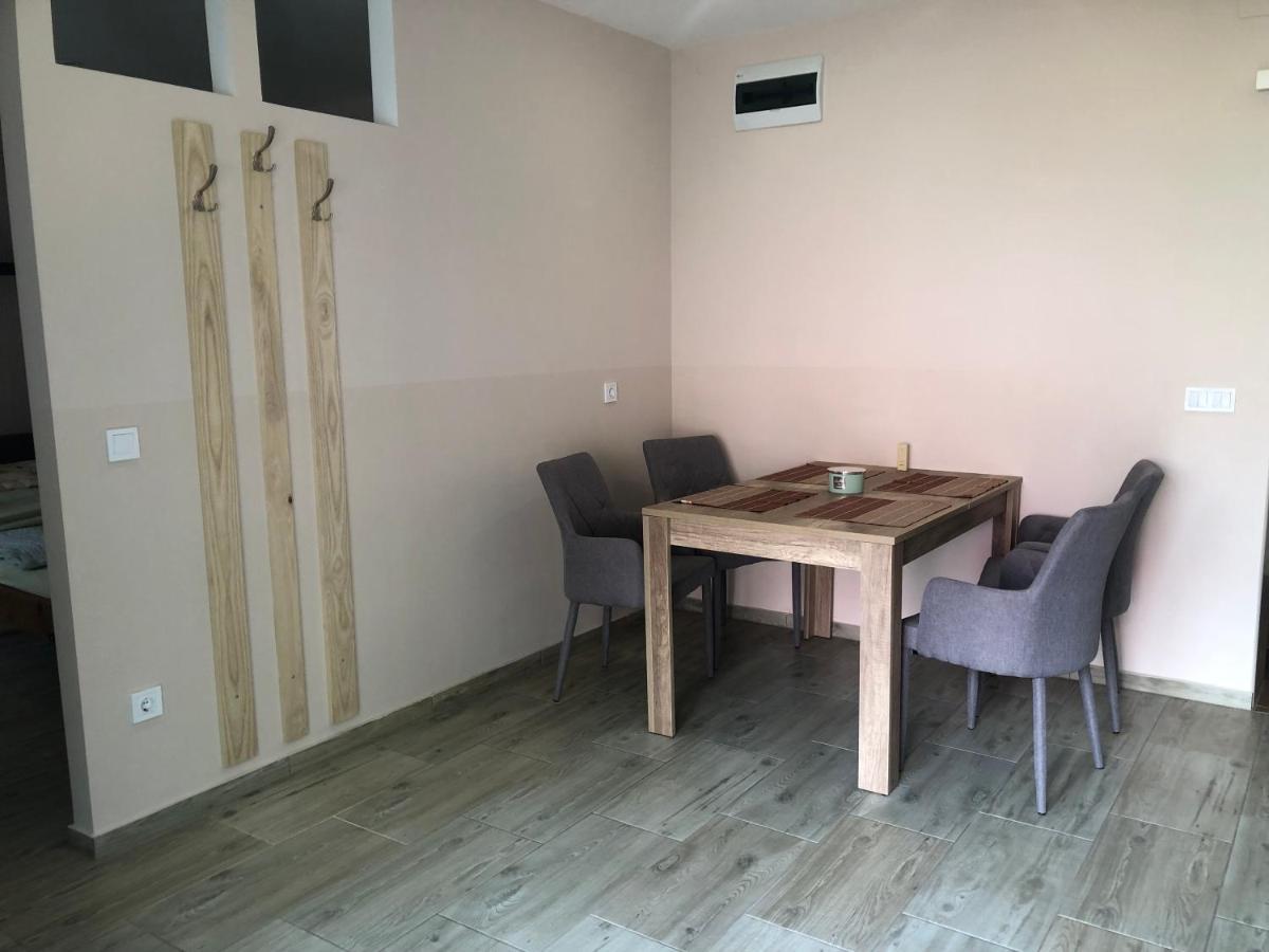 Eddy Apartman Eger Exteriör bild